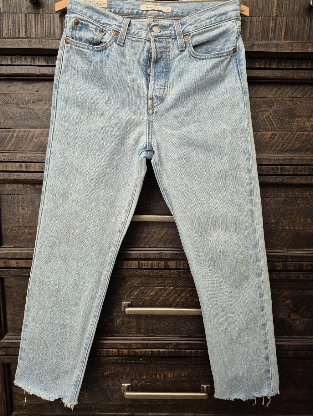 Levi's Light Blue Wedgie Straight Fit Woman's Jeans - Size 26x28